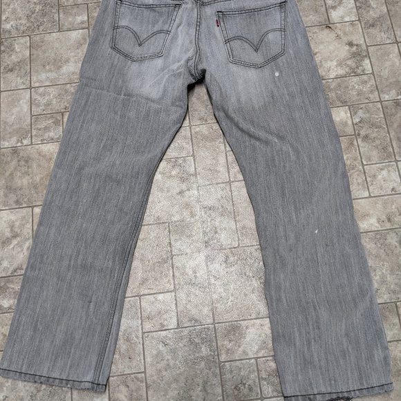 SOLD Levi's Jeans - Picture 2 of 5